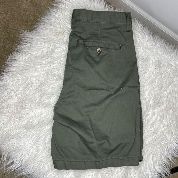 Basic Editions- Green Dress Shorts - Picture 5 of 6